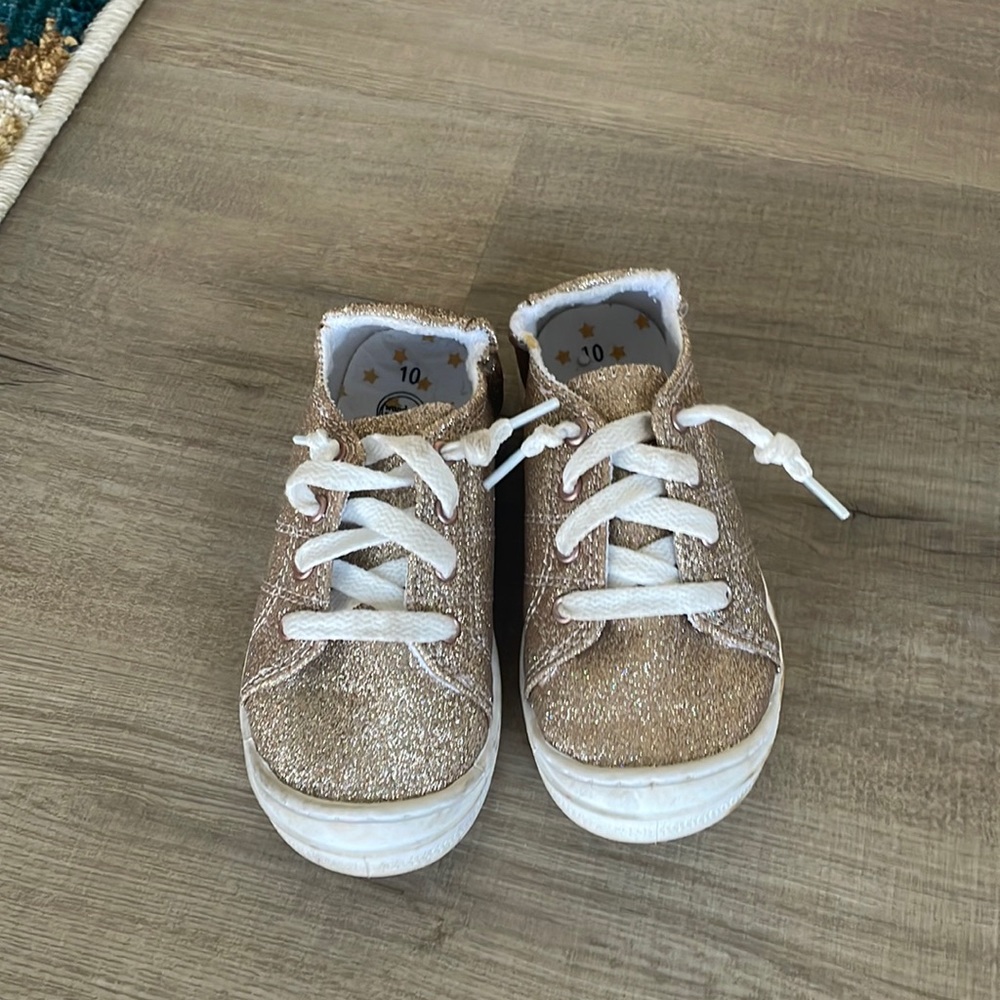 Brand new girl shoe